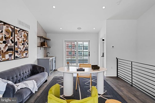 742 S BROAD ST, Philadelphia, PA 19146