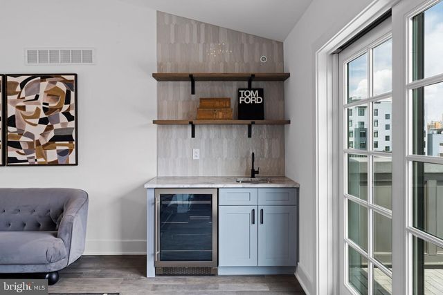 742 S BROAD ST, Philadelphia, PA 19146