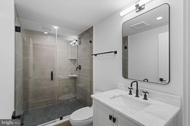 742 S BROAD ST, Philadelphia, PA 19146