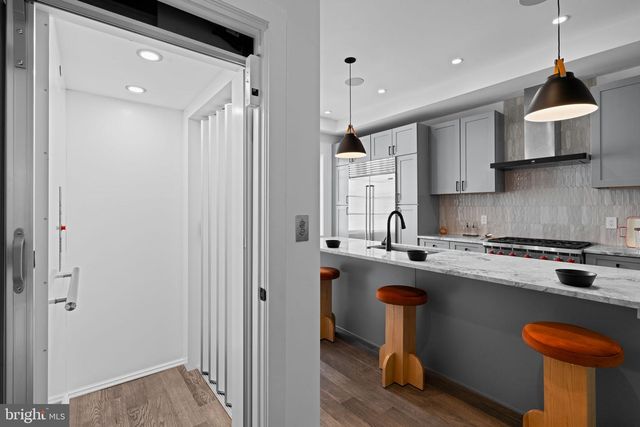 742 S BROAD ST, Philadelphia, PA 19146