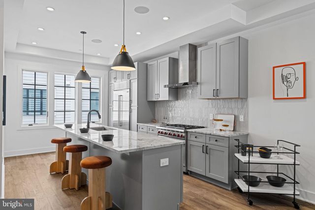 742 S BROAD ST, Philadelphia, PA 19146