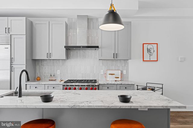 742 S BROAD ST, Philadelphia, PA 19146