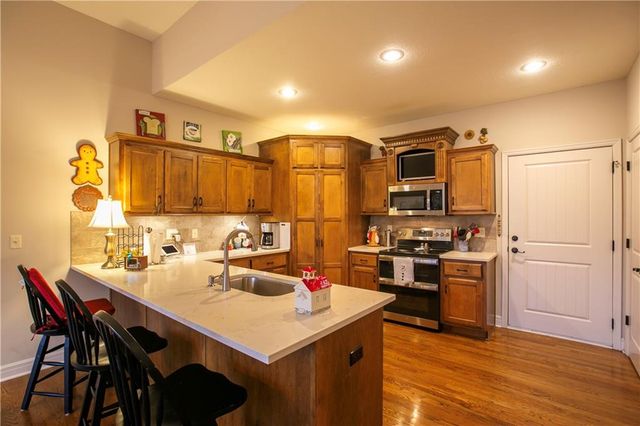 14823 Meadow Lane, Leawood, KS 66224