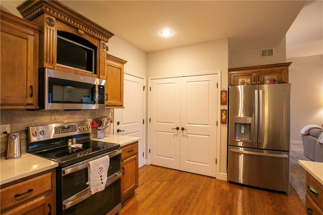 14823 Meadow Lane, Leawood, KS 66224