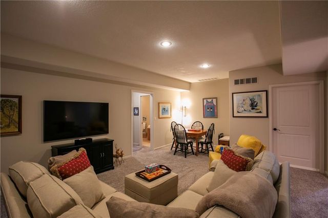 14823 Meadow Lane, Leawood, KS 66224