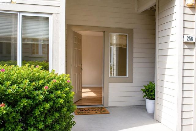 256 Napoli Ct, Hercules, CA 94547
