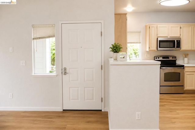 256 Napoli Ct, Hercules, CA 94547