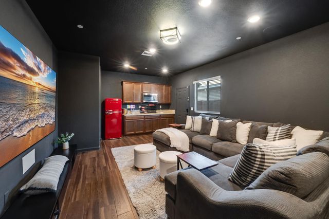 3332 Pruett Dr, Roseville, CA 95747