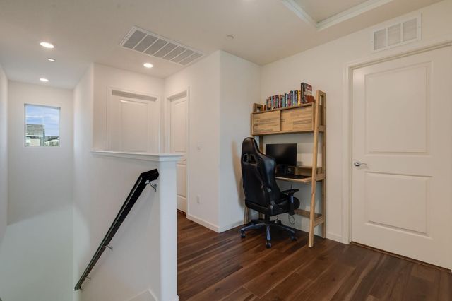 3332 Pruett Dr, Roseville, CA 95747