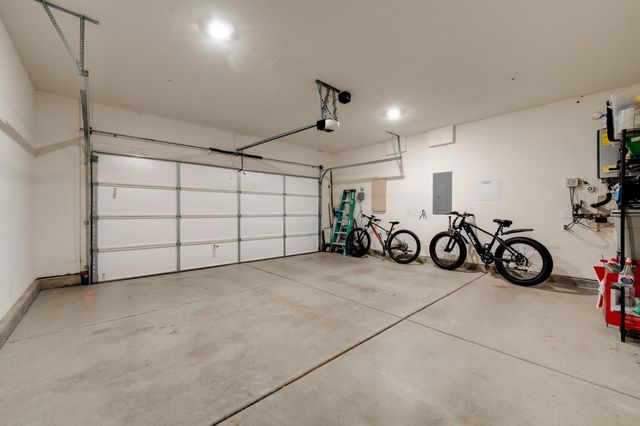 3332 Pruett Dr, Roseville, CA 95747