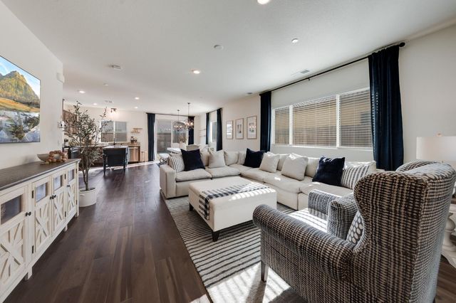 3332 Pruett Dr, Roseville, CA 95747