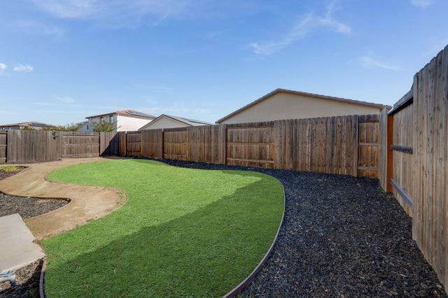 3332 Pruett Dr, Roseville, CA 95747