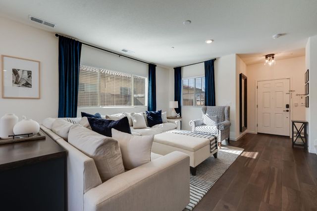 3332 Pruett Dr, Roseville, CA 95747