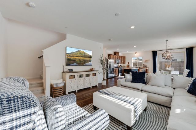 3332 Pruett Dr, Roseville, CA 95747