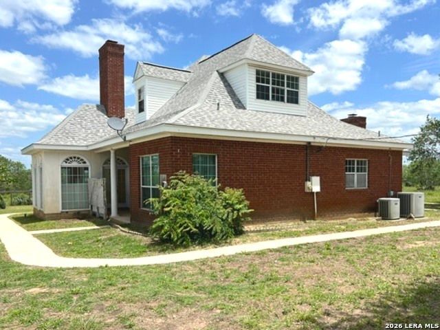 4612 County Road 117, Floresville, TX 78114