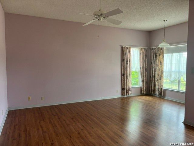 4612 County Road 117, Floresville, TX 78114