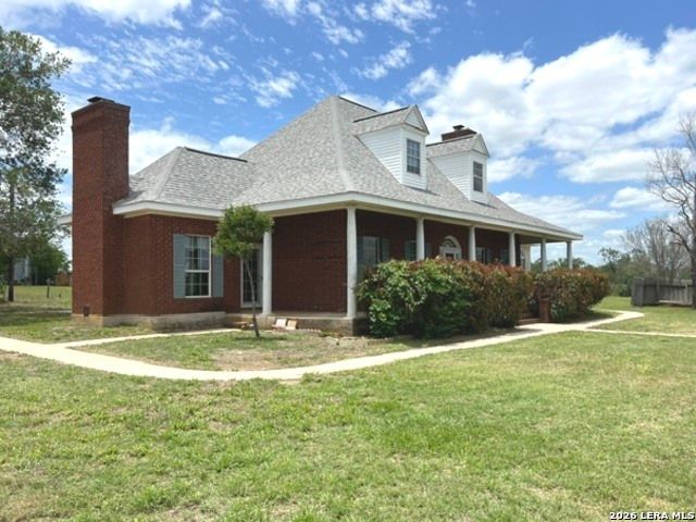 4612 County Road 117, Floresville, TX 78114