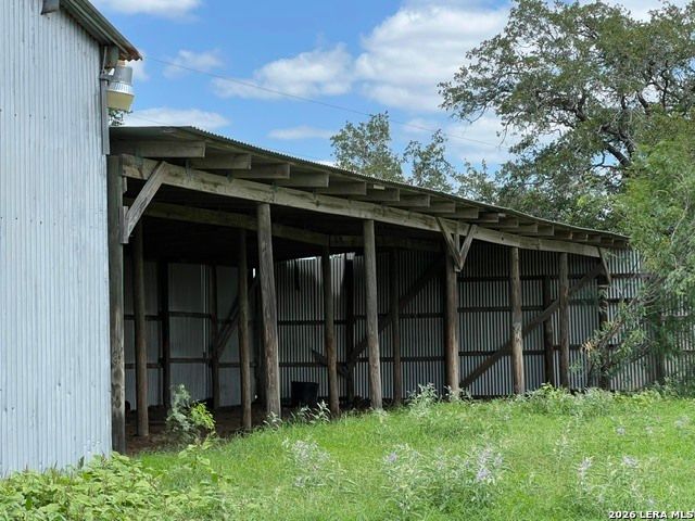4612 County Road 117, Floresville, TX 78114