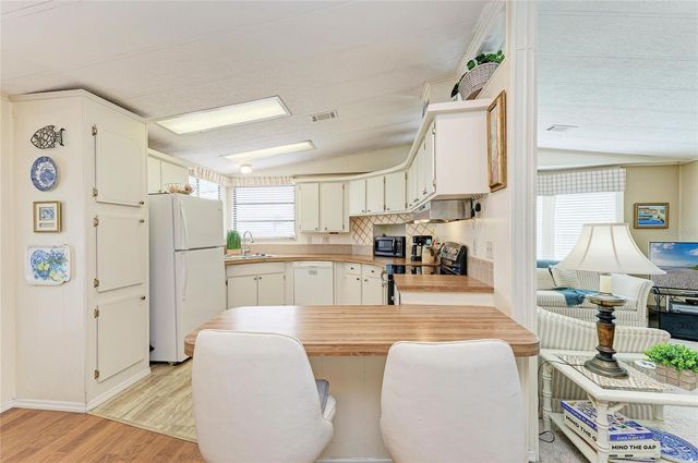 35 CASTLE DRIVE, Nokomis, FL 34275