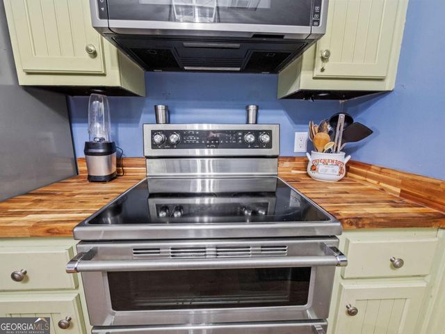 585 Morgans Ridge Court, Winder, GA 30680