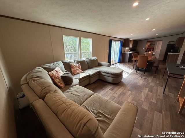 450 Mills, Pipe Creek, TX 78063