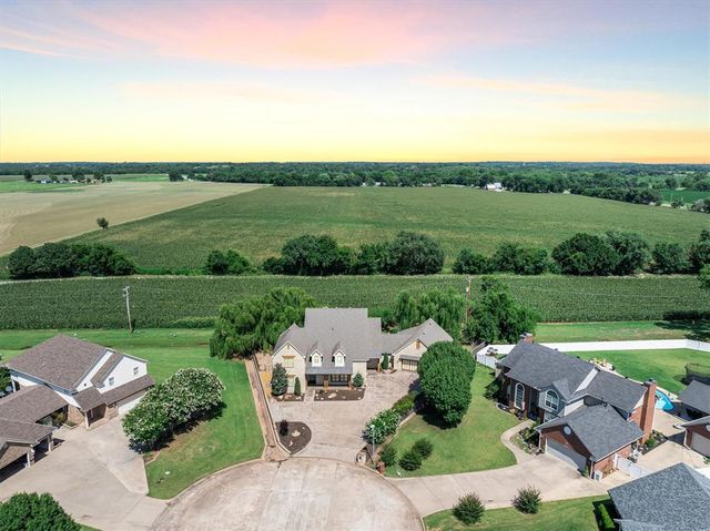 611 Pool Court, Shawnee, OK 74801
