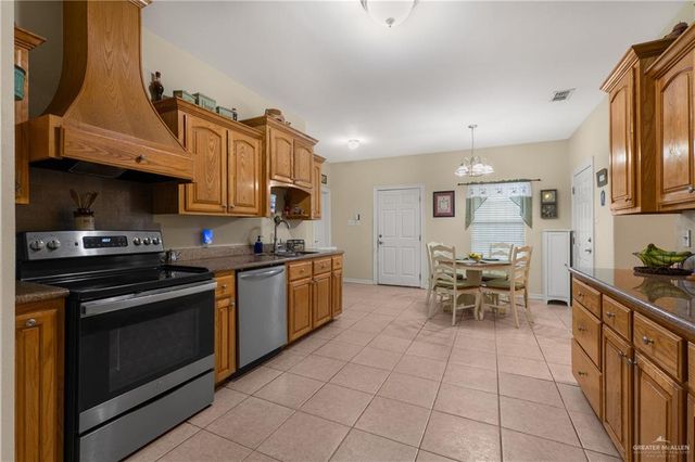 605 S Whalen Road, Donna, TX 78537