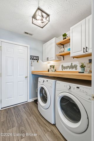 9712 Evanwood Ct, Louisville, KY 40228