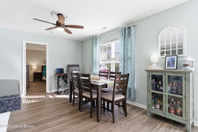 9712 Evanwood Ct, Louisville, KY 40228