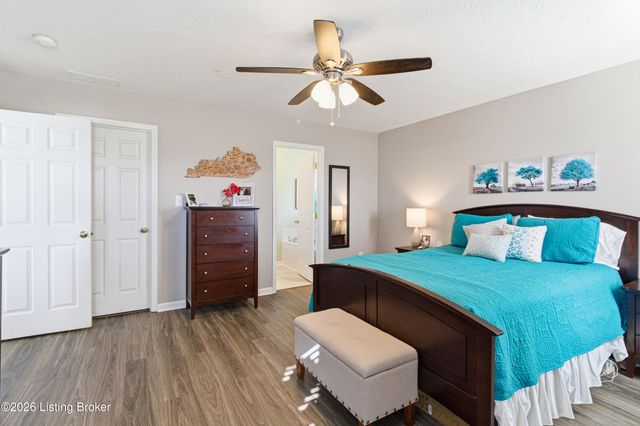 9712 Evanwood Ct, Louisville, KY 40228