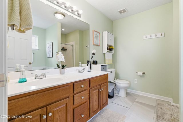 9712 Evanwood Ct, Louisville, KY 40228