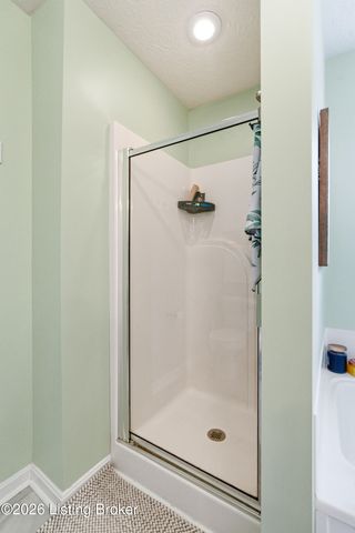 9712 Evanwood Ct, Louisville, KY 40228