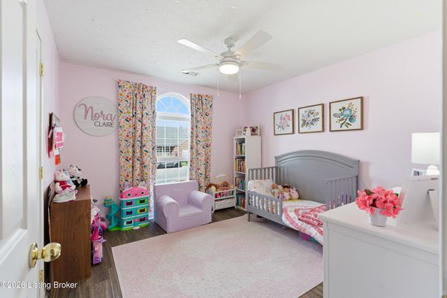 9712 Evanwood Ct, Louisville, KY 40228