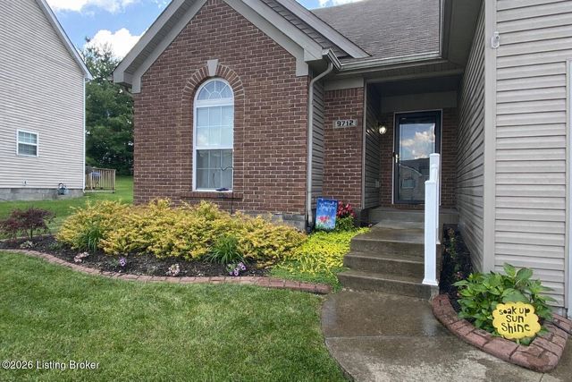 9712 Evanwood Ct, Louisville, KY 40228