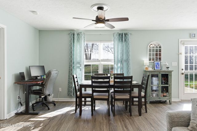 9712 Evanwood Ct, Louisville, KY 40228