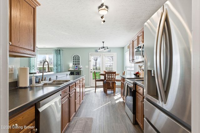 9712 Evanwood Ct, Louisville, KY 40228