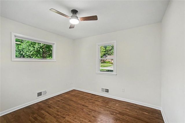 11123 Grand Avenue, Kansas City, MO 64114
