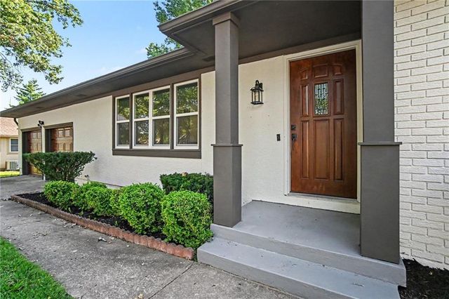 11123 Grand Avenue, Kansas City, MO 64114