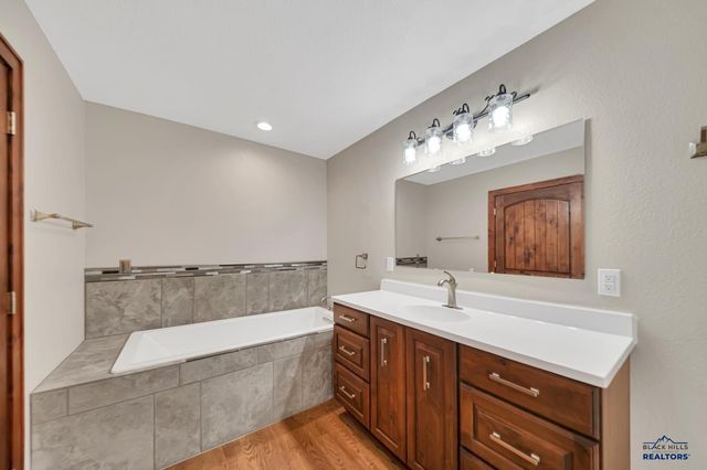 3021 HEIDIWAY LN, Rapid City, SD 57702