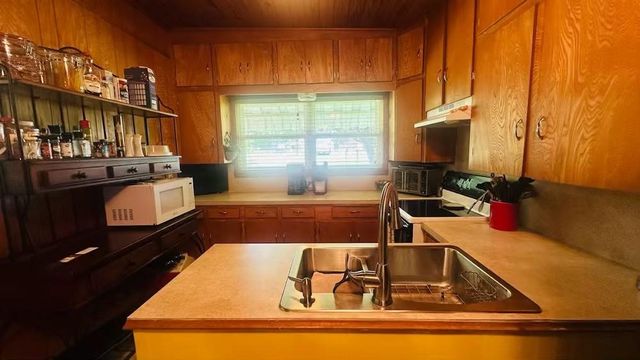 527 Old Mill Lane, East Tawakoni, TX 75472