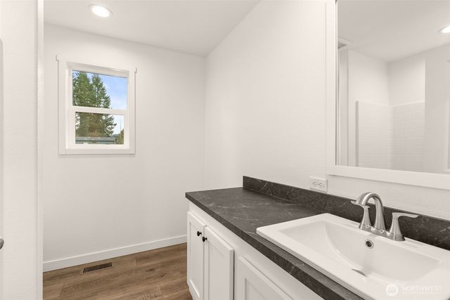 909 N 1ST Street, Pe Ell, WA 98572