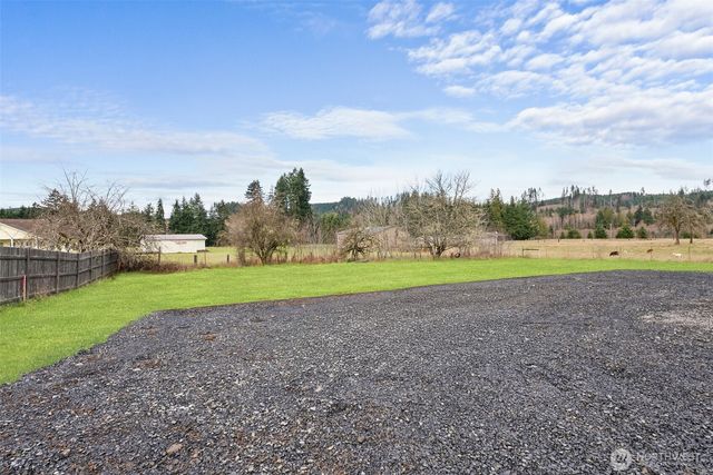 909 N 1ST Street, Pe Ell, WA 98572