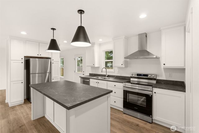 909 N 1ST Street, Pe Ell, WA 98572