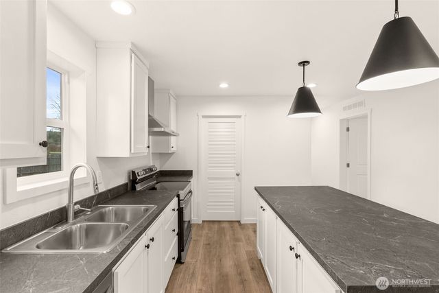 909 N 1ST Street, Pe Ell, WA 98572