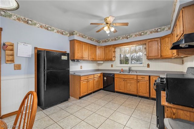 255 E 42nd Street, Lorain, OH 44052