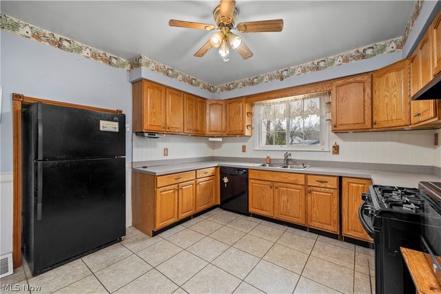 255 E 42nd Street, Lorain, OH 44052