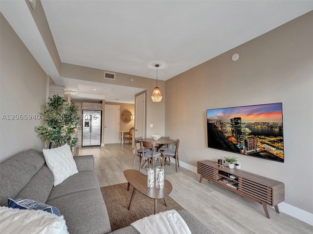 121 NE 34th St 2106A, Miami, FL 33137