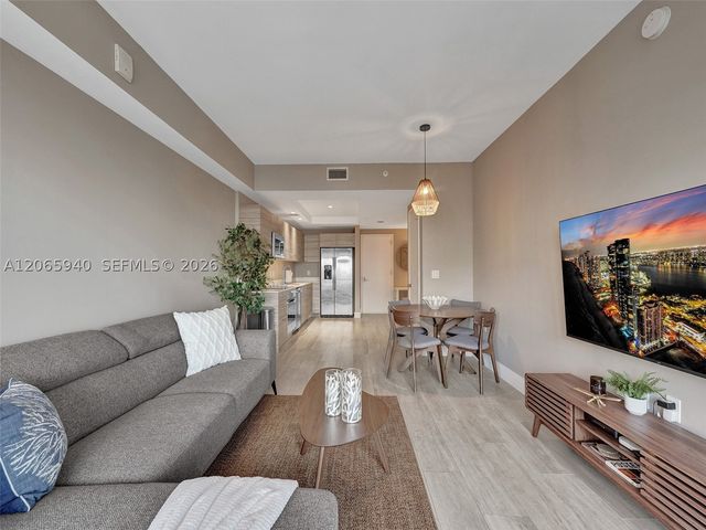 121 NE 34th St 2106A, Miami, FL 33137