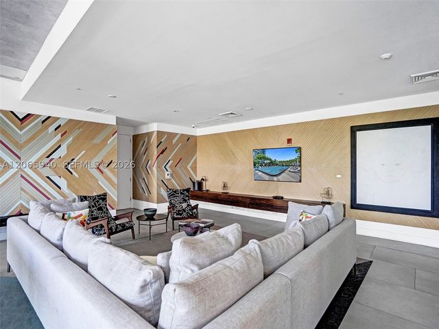 121 NE 34th St 2106A, Miami, FL 33137