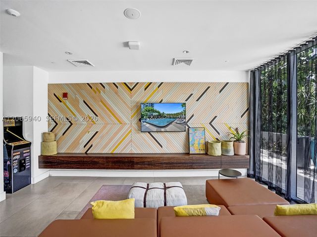 121 NE 34th St 2106A, Miami, FL 33137